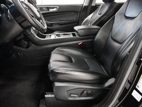 Used 2022 Ford Edge Titanium AWD/4WD image 11