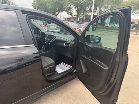 Used 2023 Chevrolet Equinox LT FWD image 18