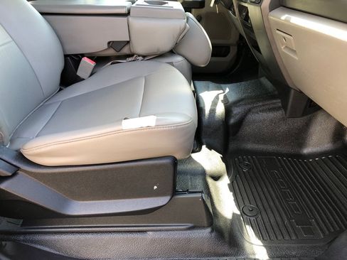 Used 2019 Ford F250 XL w/ Snow Plow Prep Package AWD/4WD image 26