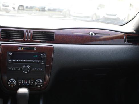Used 2011 Chevrolet Impala LT w/ Luxury Edition Package FWD image 22
