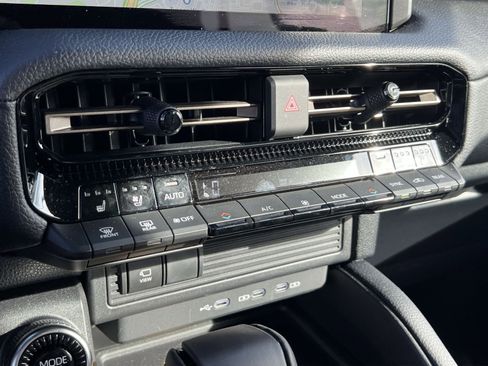 Used 2025 Toyota Land Cruiser image 20