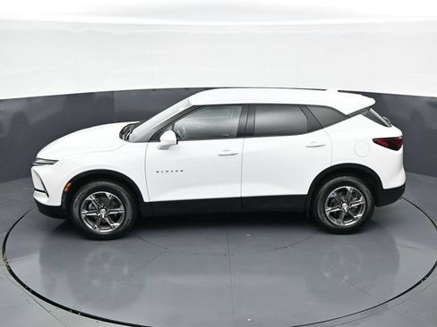 Used 2025 Chevrolet Blazer LT FWD image 35