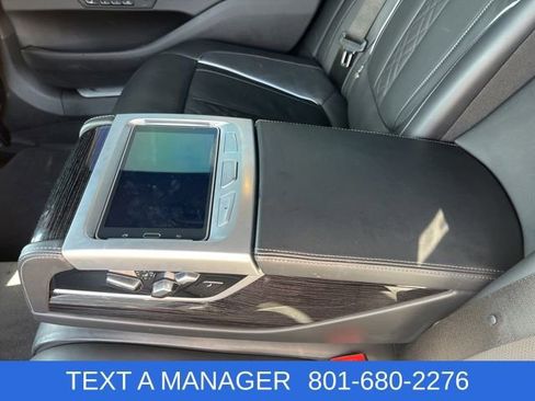 Used 2022 BMW 750i xDrive w/ Autobahn Package image 41