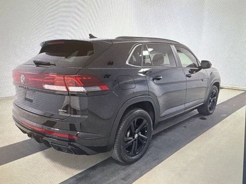 Used 2025 Volkswagen Atlas Cross Sport SEL R-Line AWD/4WD image 2