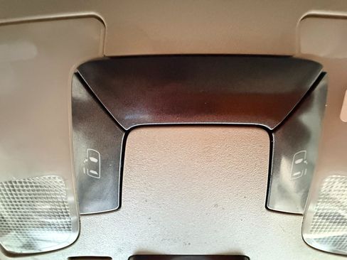 Used 2017 Toyota Sienna LE w/ Protection Package FWD image 25