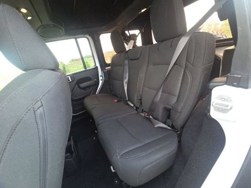Used 2022 Jeep Wrangler Unlimited Sport AWD/4WD image 15