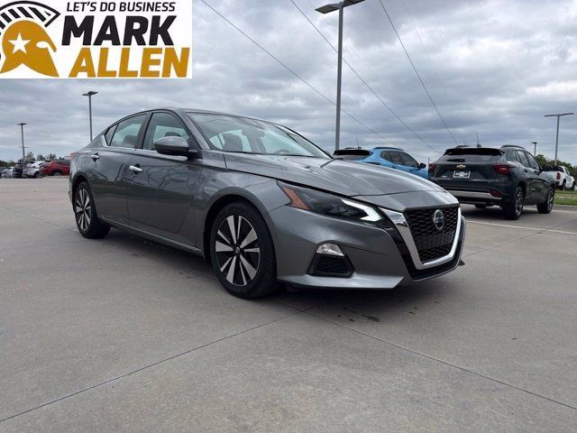 Used 2021 Nissan Altima 2.5 SV w/ SV Premium Package FWD image 1