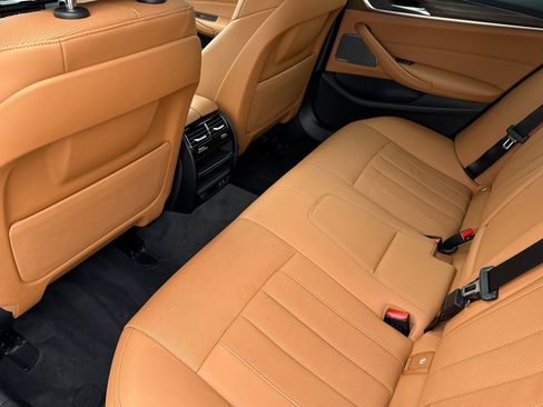 Certified 2023 BMW 530e w/ Premium Package image 15