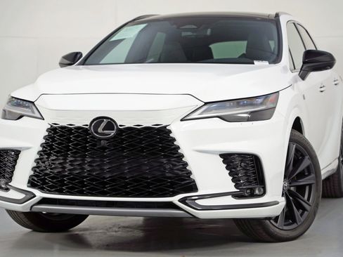 Used 2023 Lexus RX 500h F Sport image 3