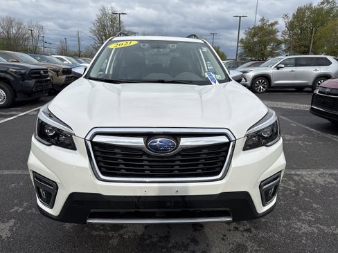 Used 2021 Subaru Forester Touring AWD/4WD image 2