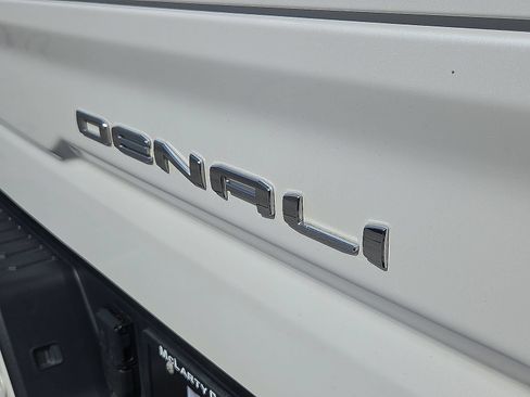Certified 2024 GMC Sierra 1500 Denali w/ Denali Reserve Package AWD/4WD image 16