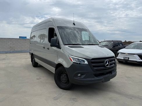 Used 2024 Mercedes-Benz Sprinter 2500 image 1