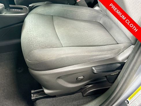 Used 2020 Chevrolet Trax LS w/ Tint and Cruise Package AWD/4WD image 19