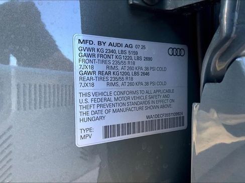 New 2025 Audi Q3 2.0T Premium image 12