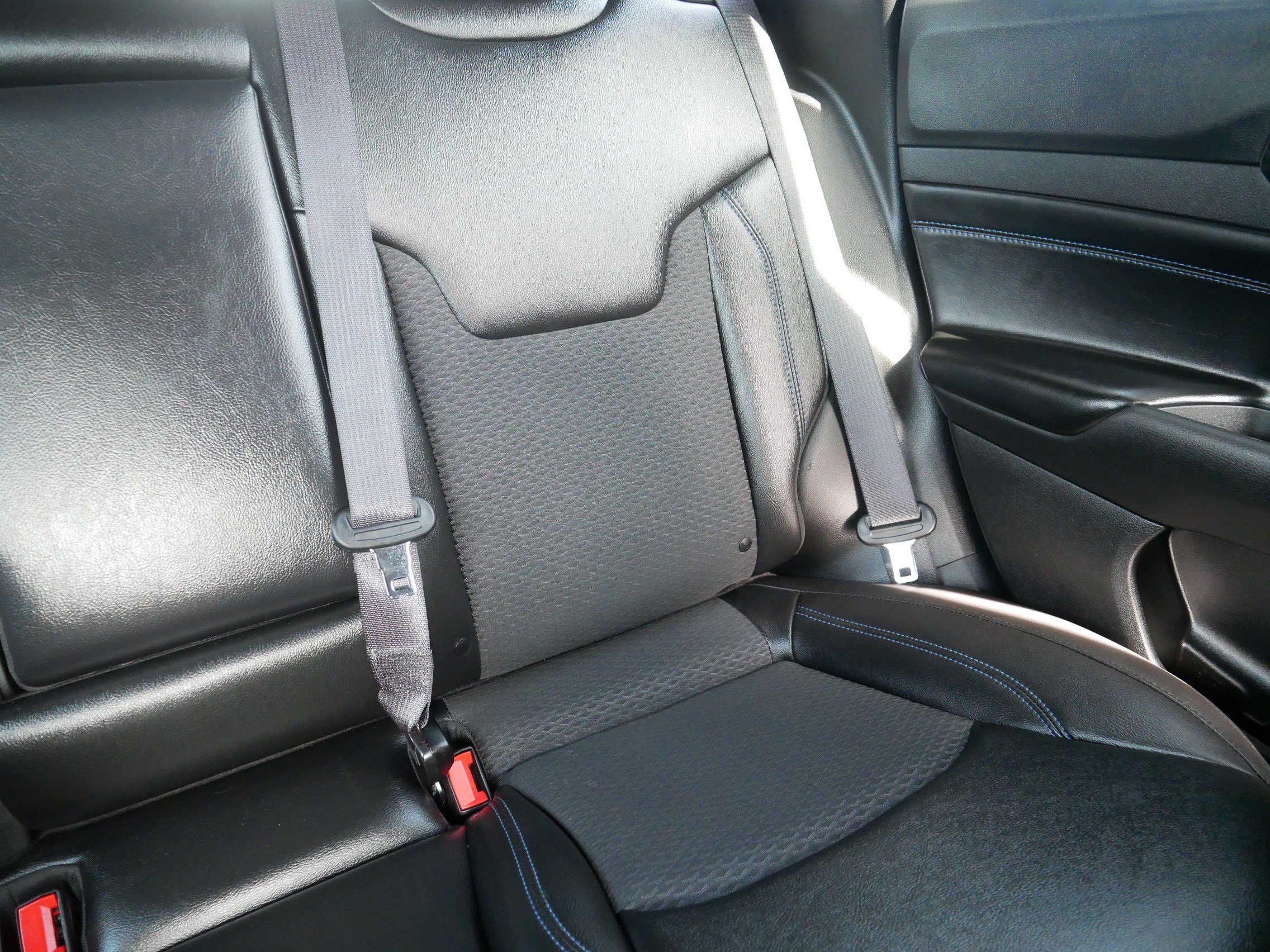 Used 2025 Jeep Compass Latitude w/ Convenience Group AWD/4WD image 14
