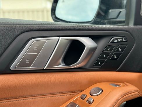 Used 2021 BMW X7 xDrive40i w/ Executive Package image 21