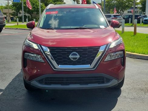 Used 2023 Nissan Rogue SV w/ SV Premium B Package FWD image 2