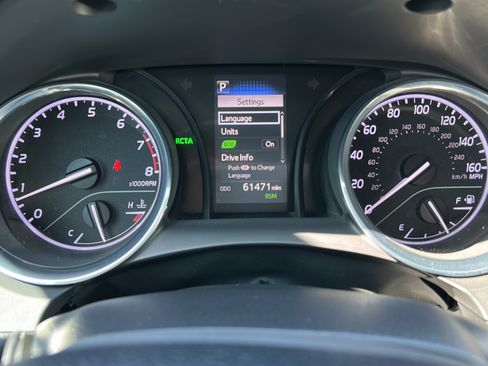 Used 2020 Toyota Camry SE w/ Convenience Package FWD image 21
