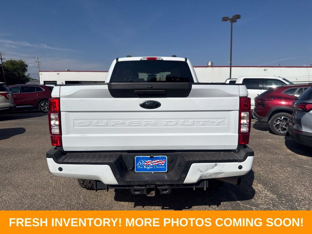 Used 2022 Ford F250 XLT w/ Black Appearance Package AWD/4WD image 3