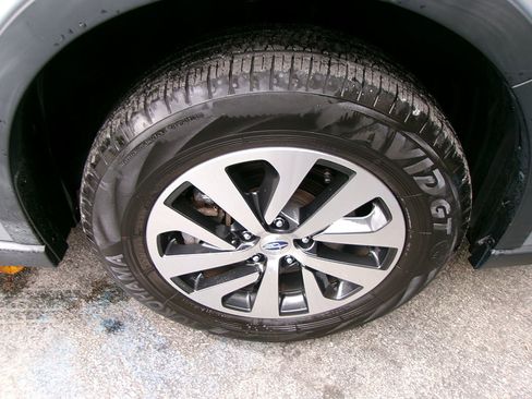 Used 2022 Subaru Outback Premium image 7