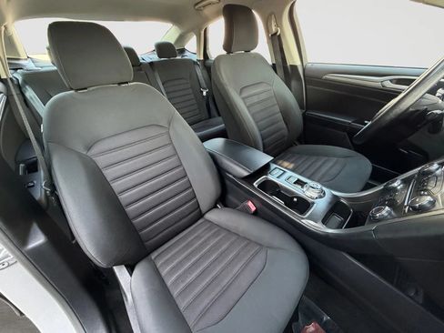 Used 2017 Ford Fusion SE FWD image 21