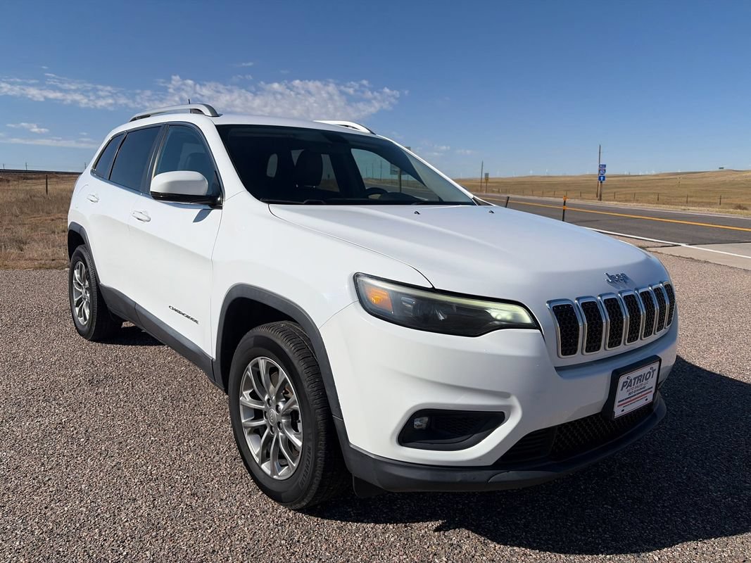 Used 2019 Jeep Cherokee Latitude Plus AWD/4WD image 6