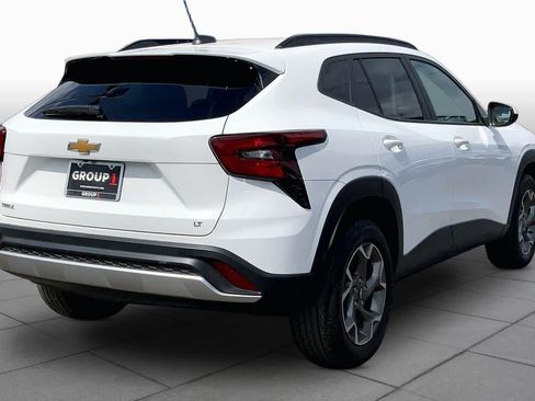 Used 2024 Chevrolet Trax LT w/ LT Convenience Package FWD image 13