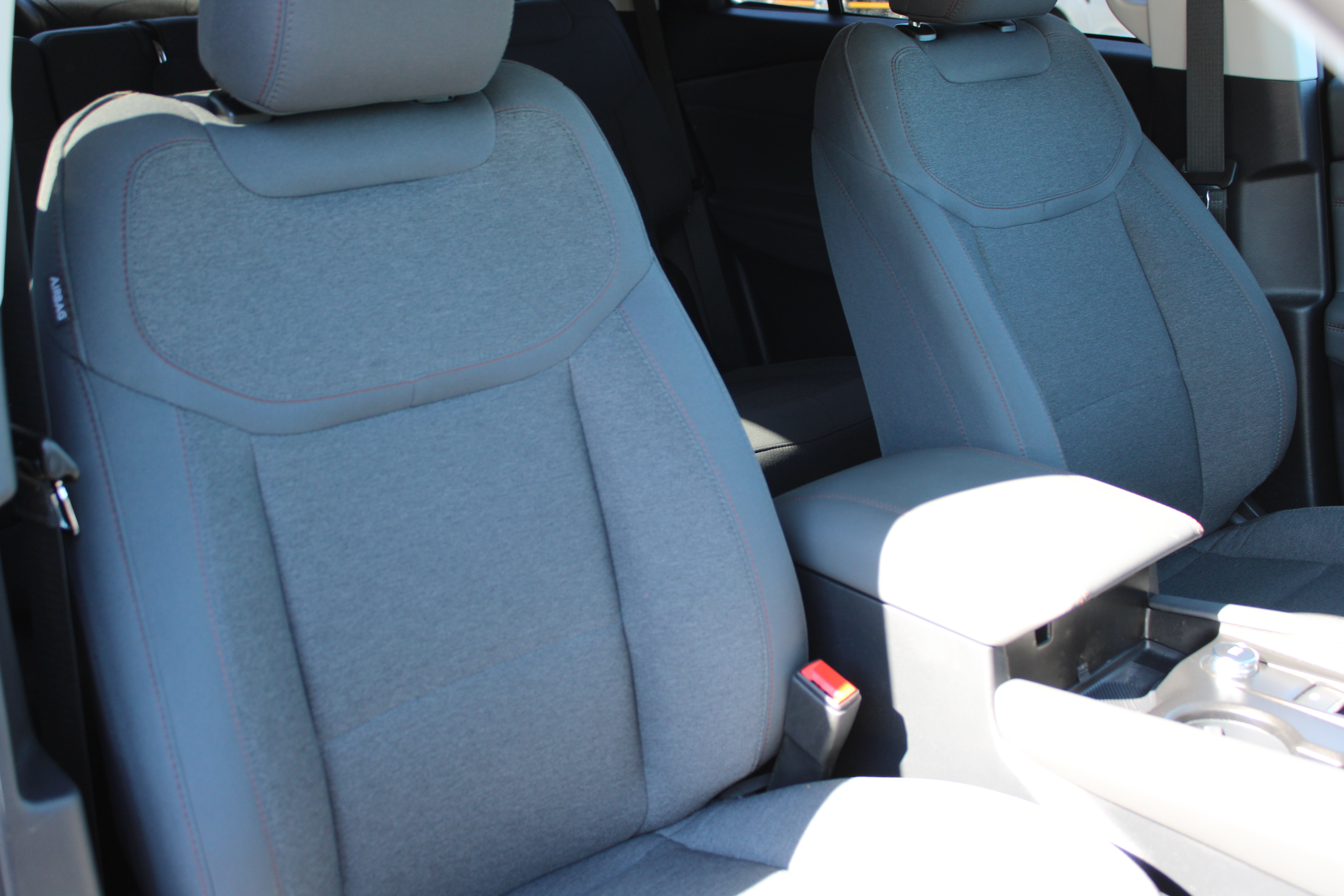 Used 2025 Ford Explorer Active RWD image 19