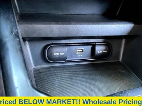 Used 2023 Kia Soul LX w/ LX Technology Package FWD image 17