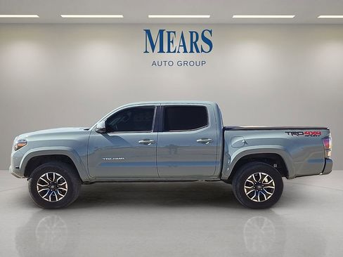 Used 2023 Toyota Tacoma TRD Sport image 2