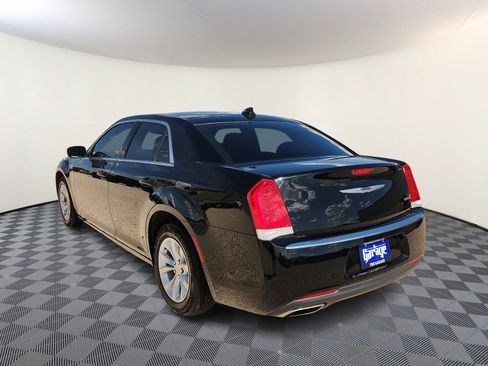Used 2021 Chrysler 300 Touring RWD image 3