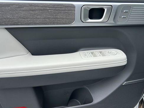Certified 2025 Hyundai Santa Fe Limited AWD/4WD image 14