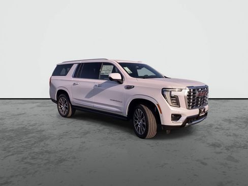 Used 2026 GMC Yukon XL Denali w/ Denali Reserve Package AWD/4WD image 2