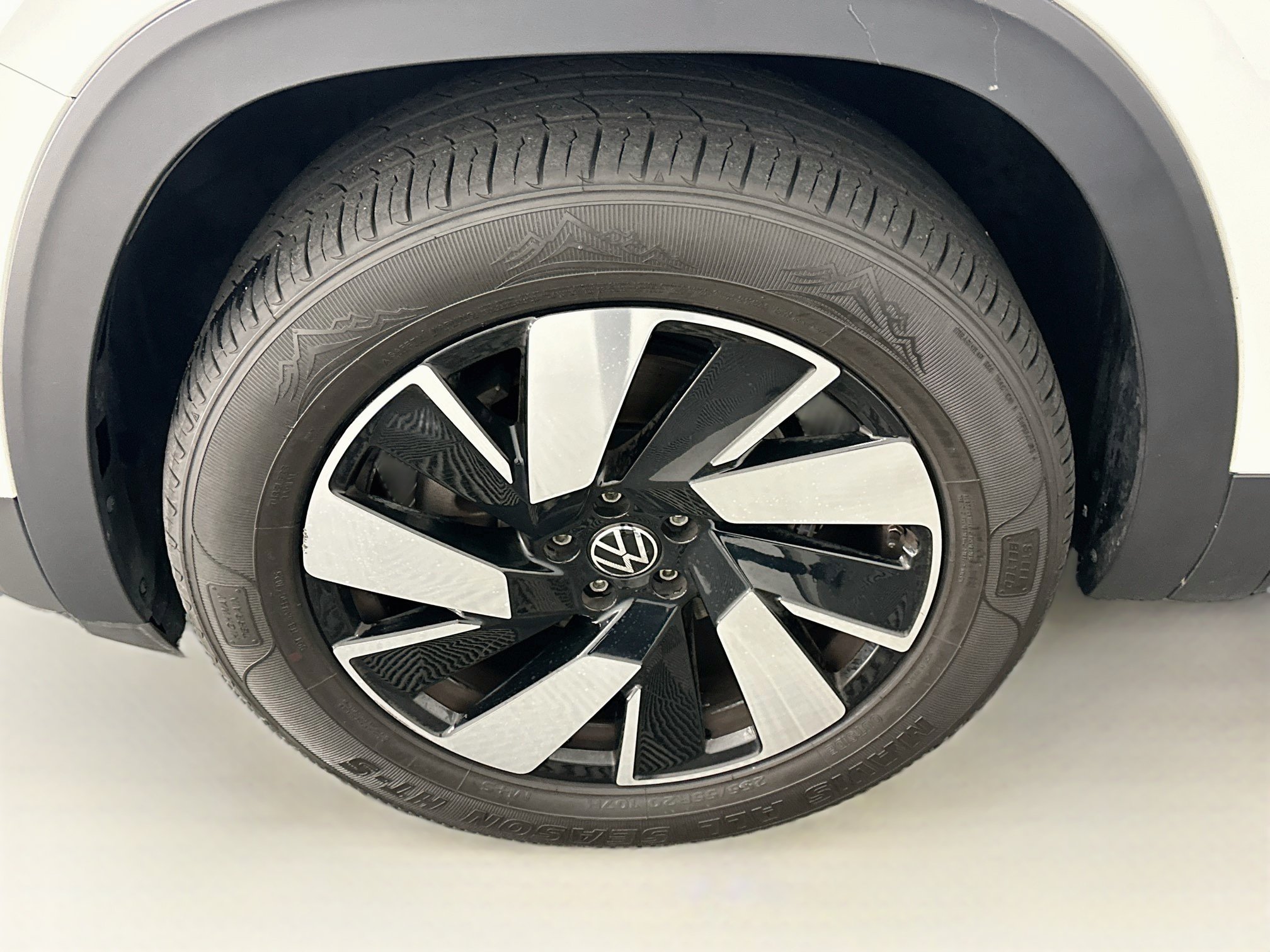 Used 2024 Volkswagen Atlas Cross Sport SE AWD/4WD image 11