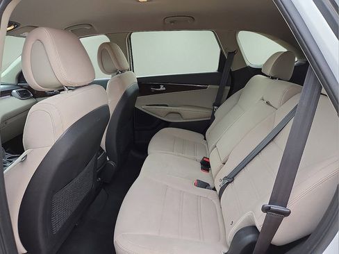 Used 2016 Kia Sorento LX image 18