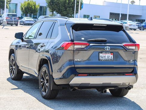 Used 2022 Toyota RAV4 SE w/ Convenience Package AWD/4WD image 9