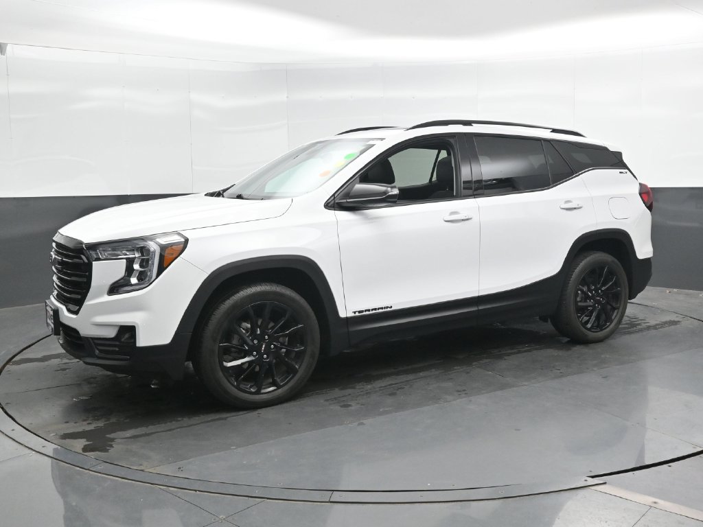 Used 2024 GMC Terrain SLT w/ Elevation Edition AWD/4WD image 7