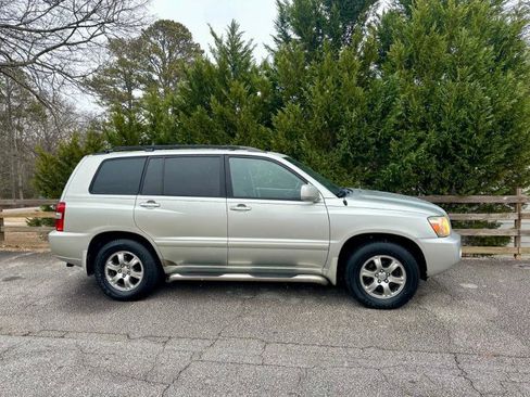 Used 2004 Toyota Highlander 2WD V6 image 2