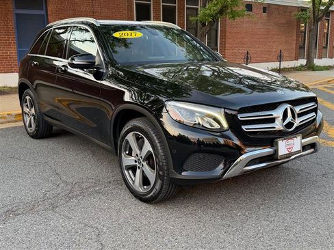 Used 2017 Mercedes-Benz GLC 300 4MATIC image 4
