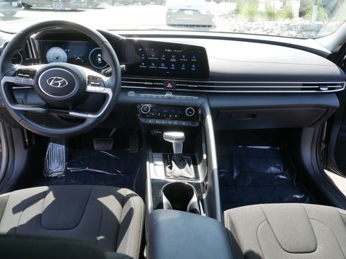 Used 2023 Hyundai Elantra SEL w/ Convenience Package FWD image 21