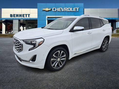 Used 2020 GMC Terrain Denali w/ Denali Premium Package image 2