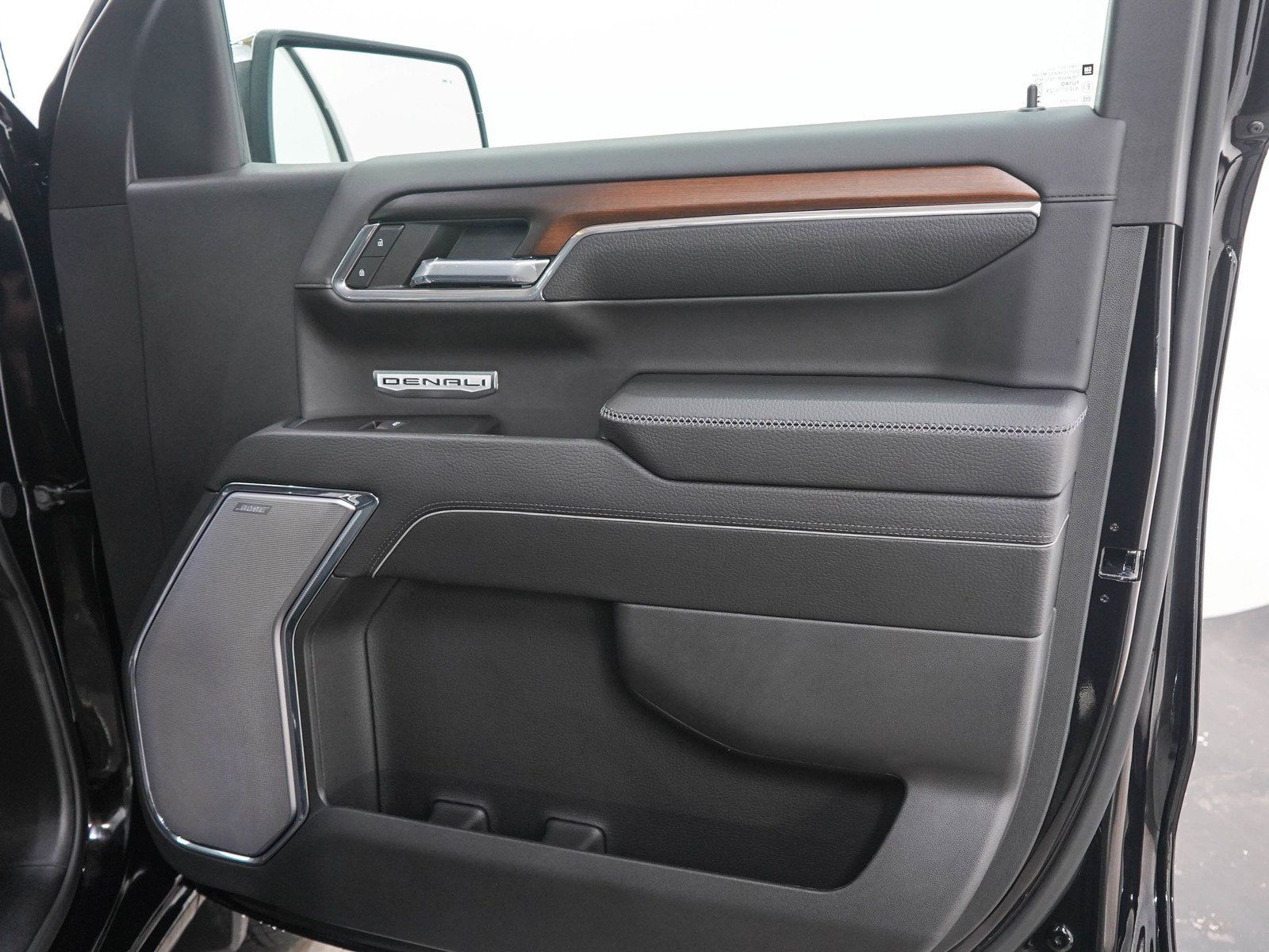 Used 2024 GMC Sierra 1500 Denali AWD/4WD image 12