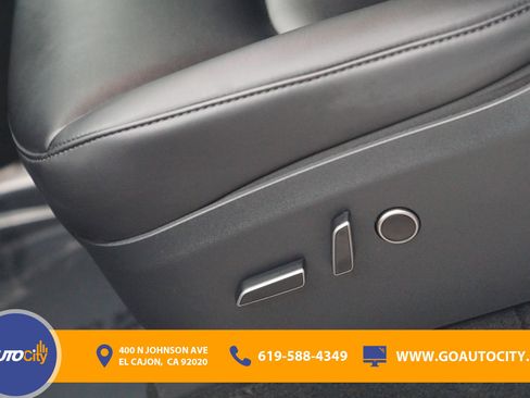 Used 2023 Tesla Model Y Performance image 17