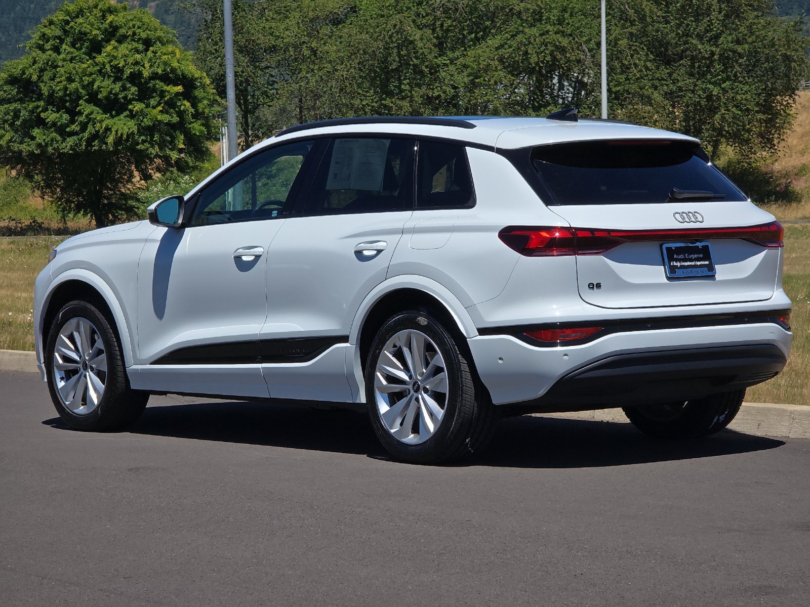 Used 2025 Audi Q6 e-tron Premium RWD image 5