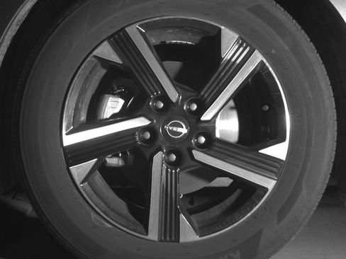 Used 2025 Nissan Sentra SV FWD image 12