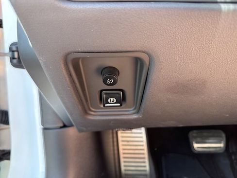 Used 2023 Chevrolet Corvette Stingray Coupe w/ 1LT image 18