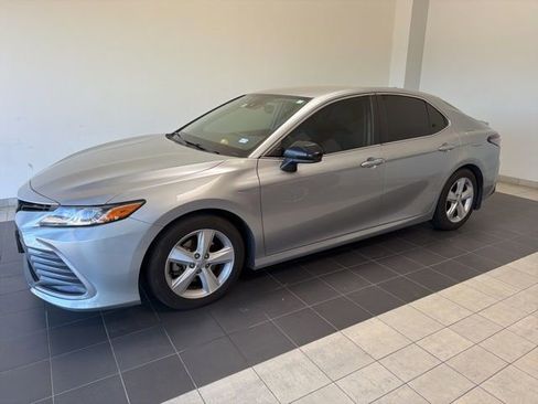 Certified 2022 Toyota Camry LE image 1