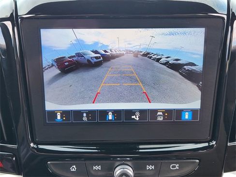 Used 2023 Chevrolet Traverse Premier image 19