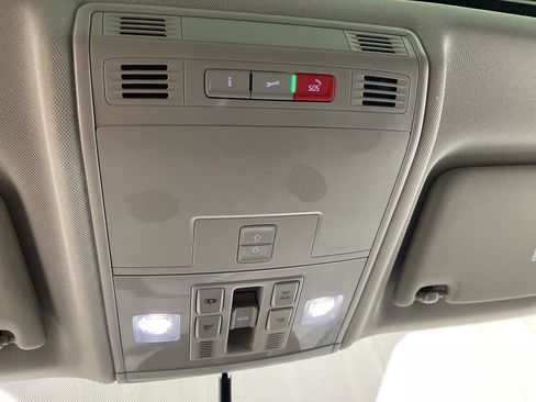 Used 2022 Volkswagen Taos SE image 10