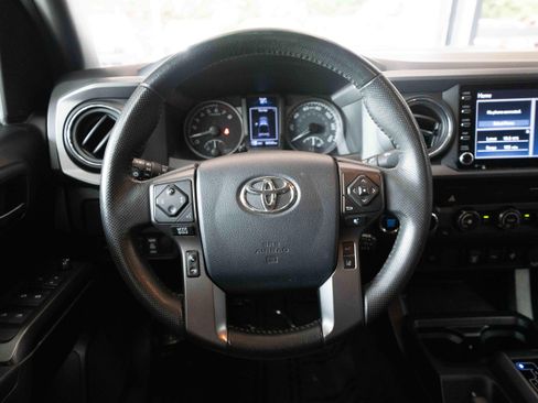 Used 2020 Toyota Tacoma TRD Sport AWD/4WD image 21